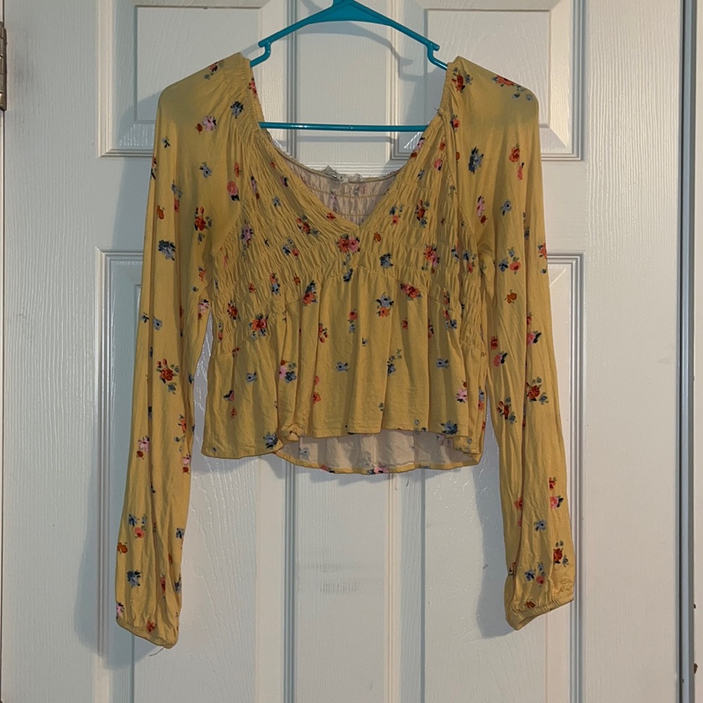 Pacsun cropped floral top, size small, great condition and super cute!